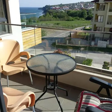 Апартамент Gliko Seaside Residence Бяла